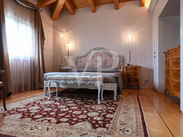 Elegant Single Villa: Luxury and Relaxation in the Hills with Private Pool