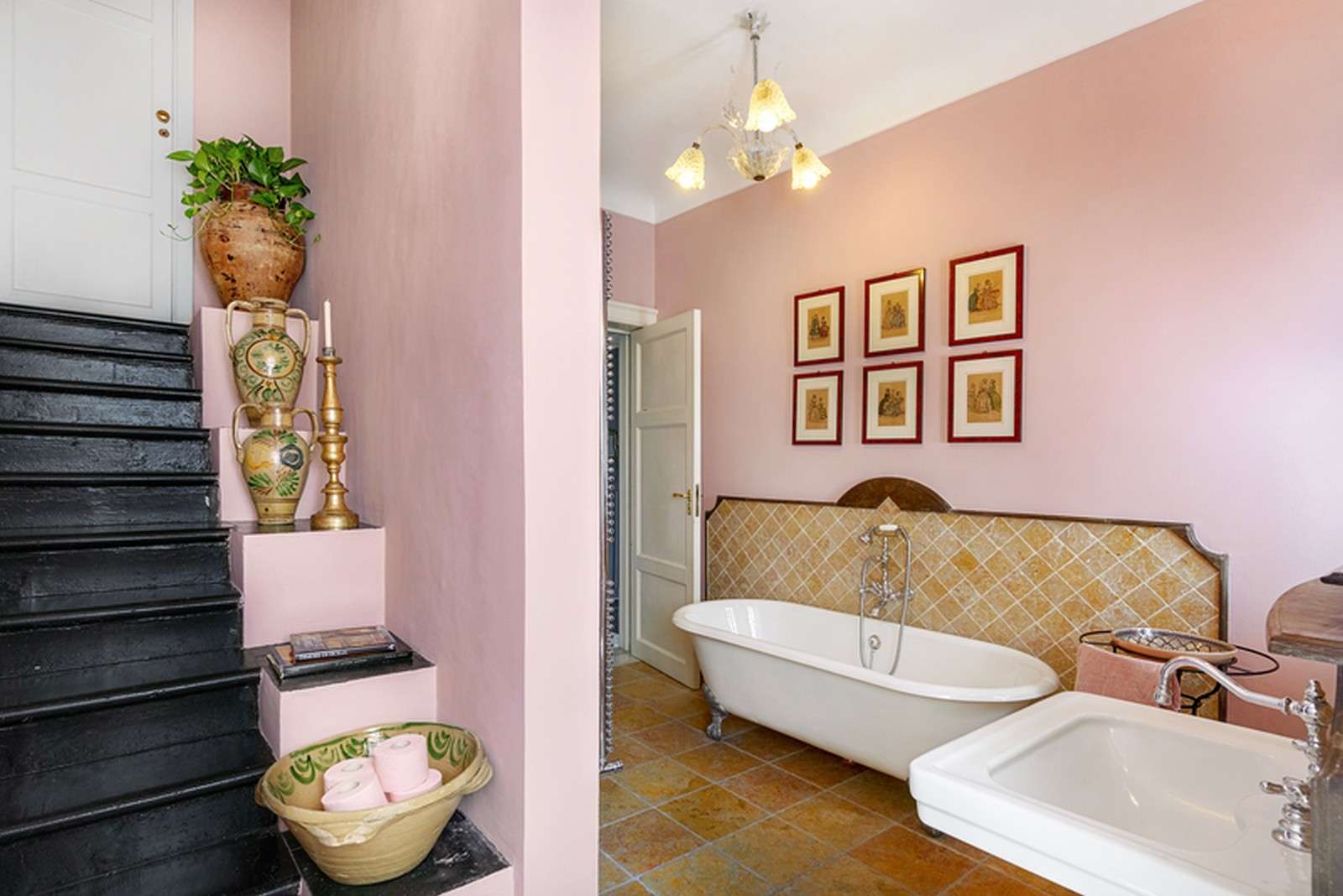 12lPTt2A Historical Palazzo Rosa in Ibla, Sicily