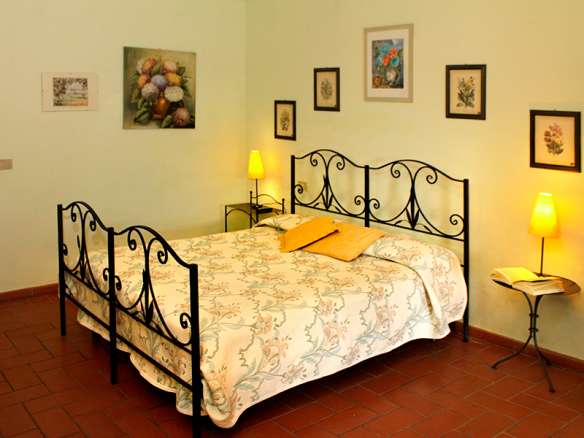 Agriturismo for sale in Tuscany Restaurant Vineyard and Olive Grove