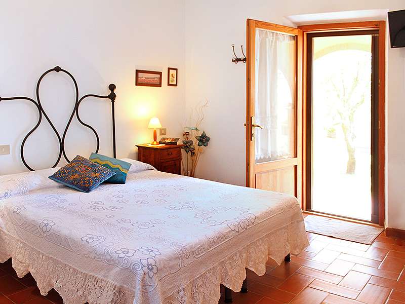 Agriturismo for sale in Tuscany Restaurant Vineyard and Olive Grove