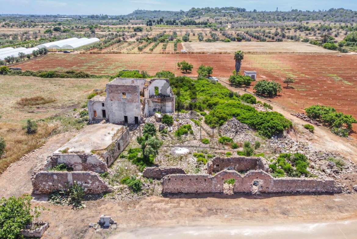 17th century Masseria for sale in Gallipoli with approved project
