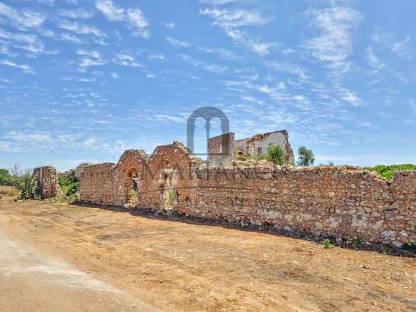 17th century Masseria for sale in Gallipoli with approved project