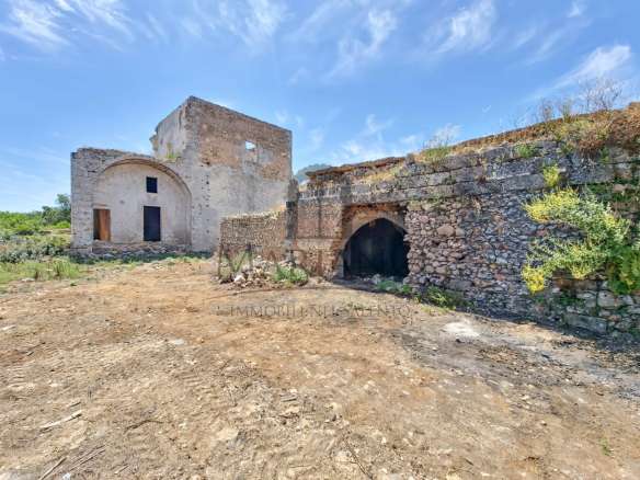 17th century Masseria for sale in Gallipoli with approved project