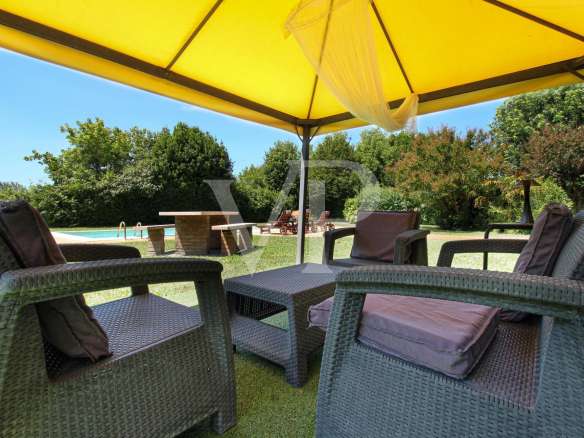 Charming Countryside Retreat – Villa with Pools and Guesthouse Potential