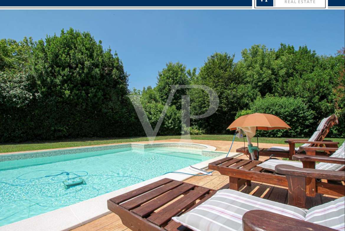 Charming Countryside Retreat – Villa with Pools and Guesthouse Potential