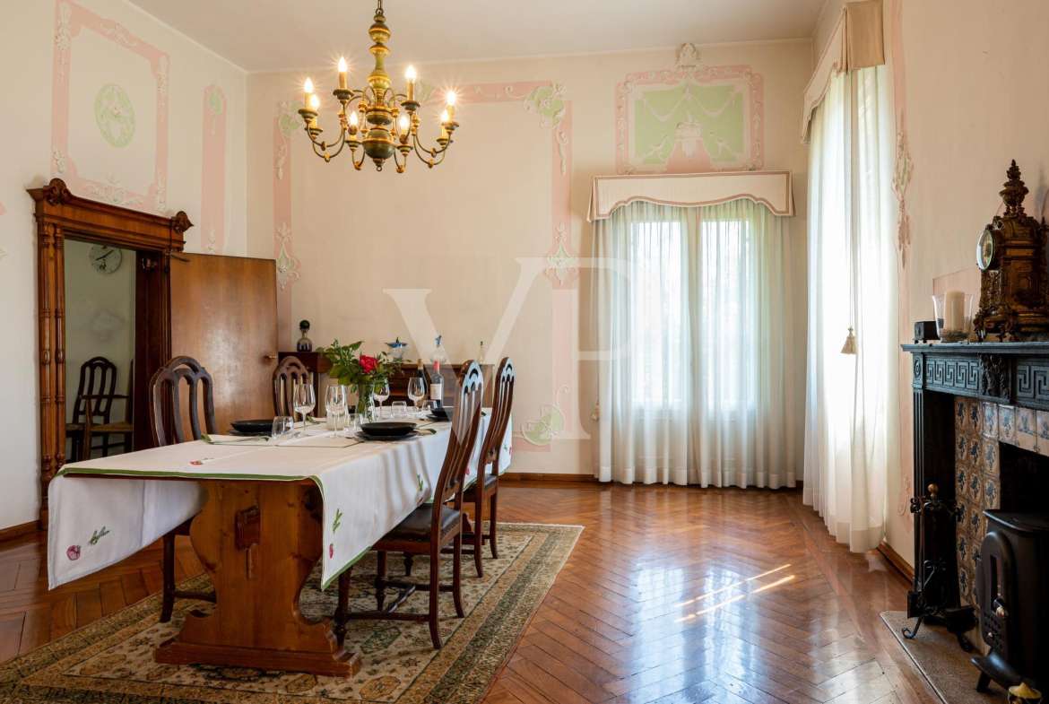 Venetian villa from the 16th century at the foot of the castle of Asolo