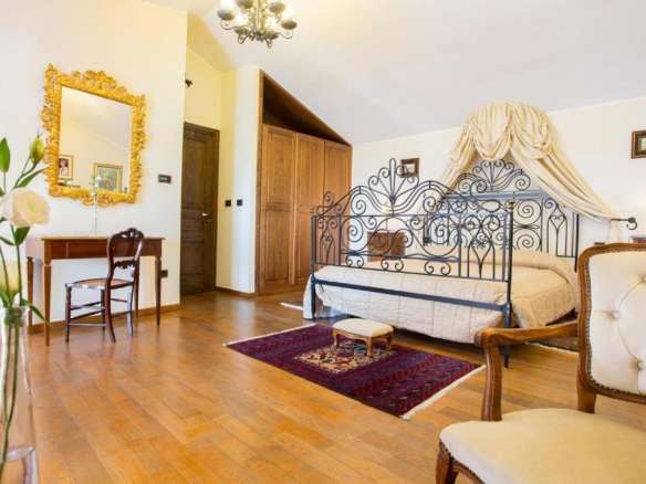 Historic Castle Residence in the Heart of Medieval Altomonte