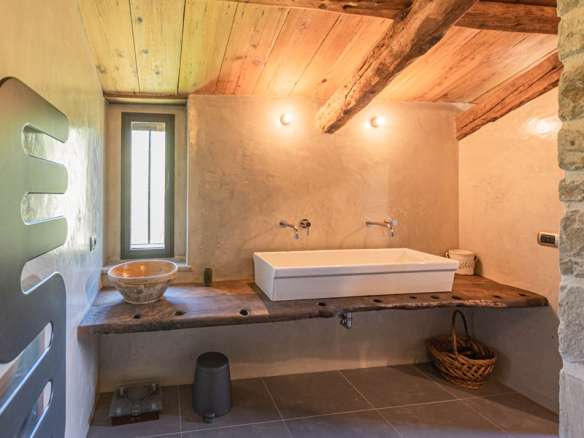 Stone Farmhouse Immersed In Nature, Emilia Romagna