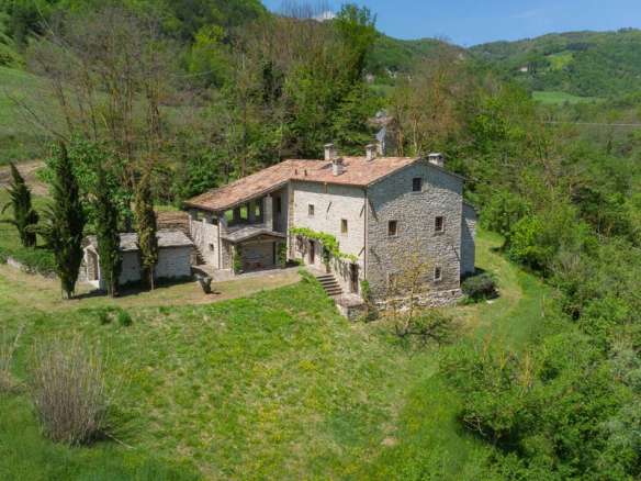 Stone Farmhouse Immersed In Nature, Emilia Romagna