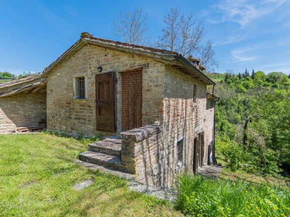 Stone Farmhouse Immersed In Nature, Emilia Romagna
