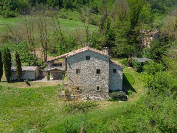 Stone Farmhouse Immersed In Nature, Emilia Romagna