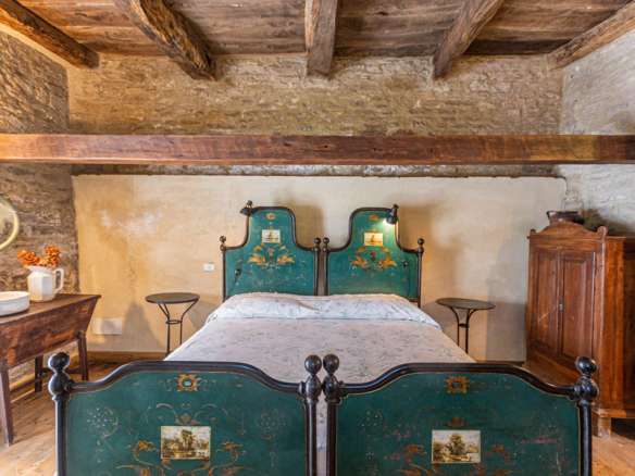 Stone Farmhouse Immersed In Nature, Emilia Romagna