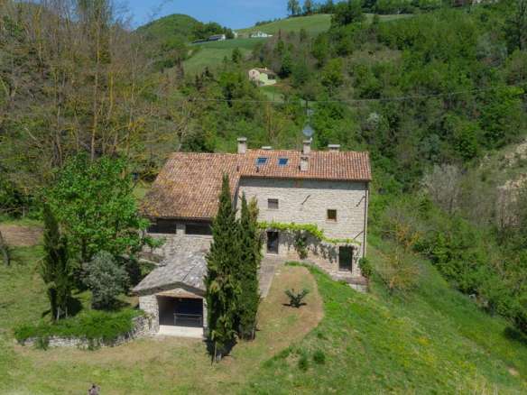 Stone Farmhouse Immersed In Nature, Emilia Romagna