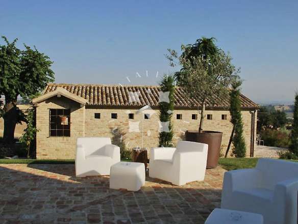 A Restored Boutique Hotel with Pool in the Hills of Le Marche