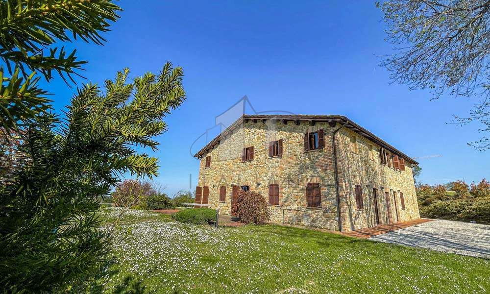 Authentic Countryside Villa in Amandola, Le Marche