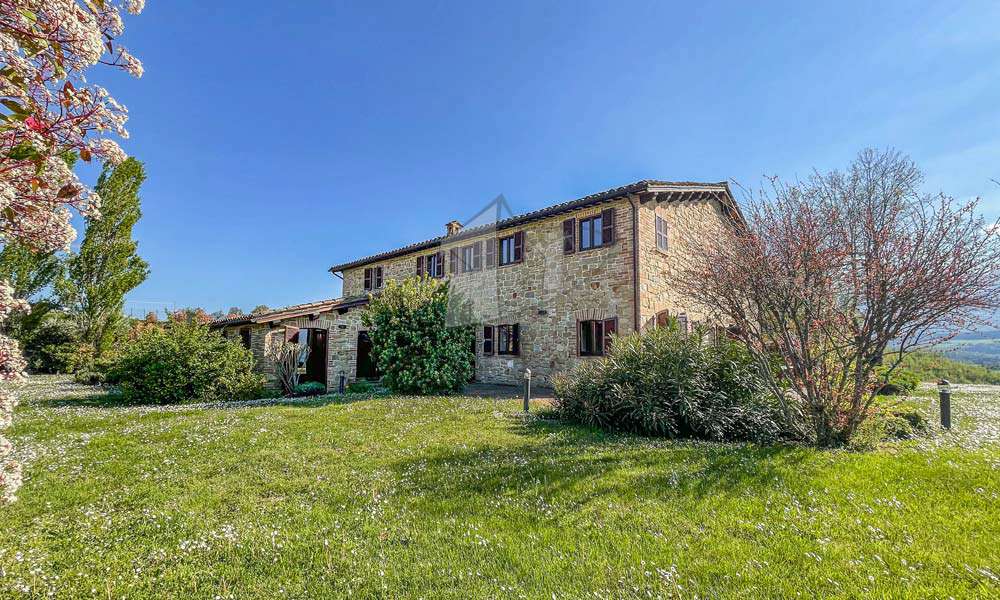Authentic Countryside Villa in Amandola, Le Marche