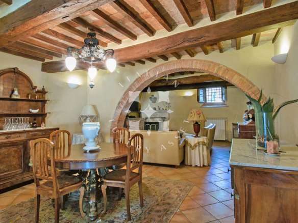 Exclusive Tuscan Villa Overlooking Val D’Orcia