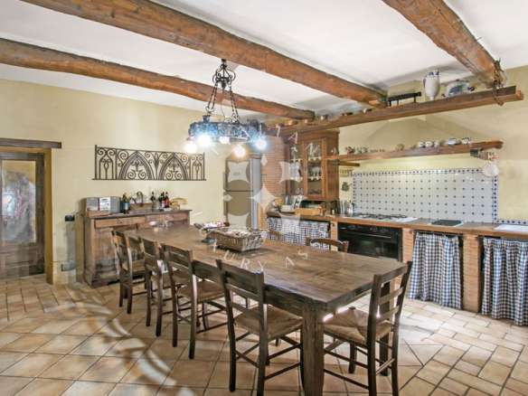 Exclusive Tuscan Villa Overlooking Val D’Orcia