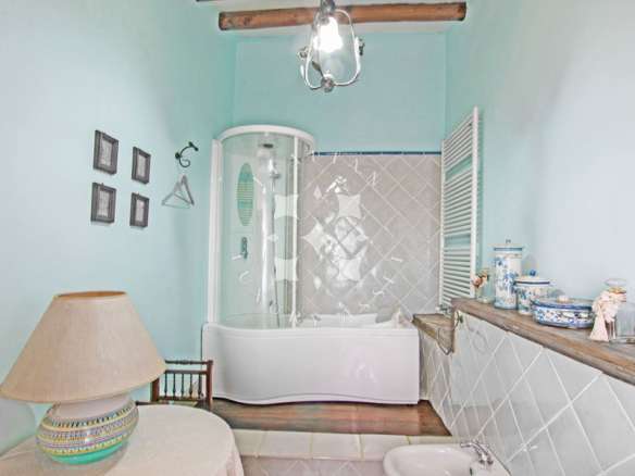 Exclusive Tuscan Villa Overlooking Val D’Orcia