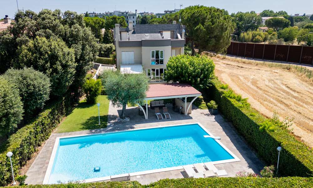 Stunning Family Villa with Modern Architecture in Fano, Italy