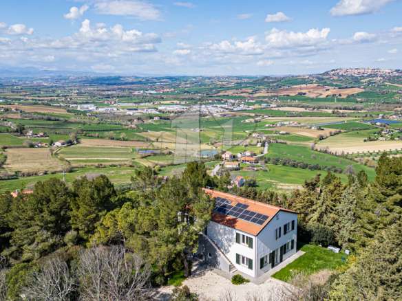 A Contemporary Country Retreat in the Heart of the Marche Countryside