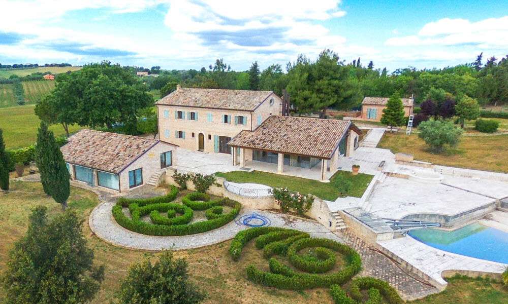 Luxury, Elegance & Prestige With Postcard Views, Le Marche