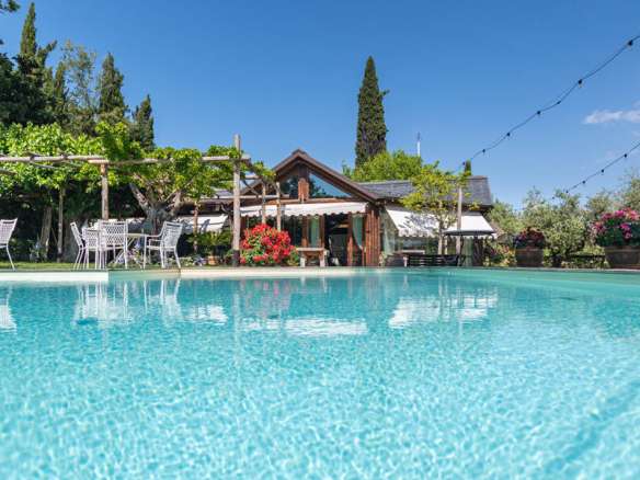 A Dream Location To Match Family & Business, Le Marche