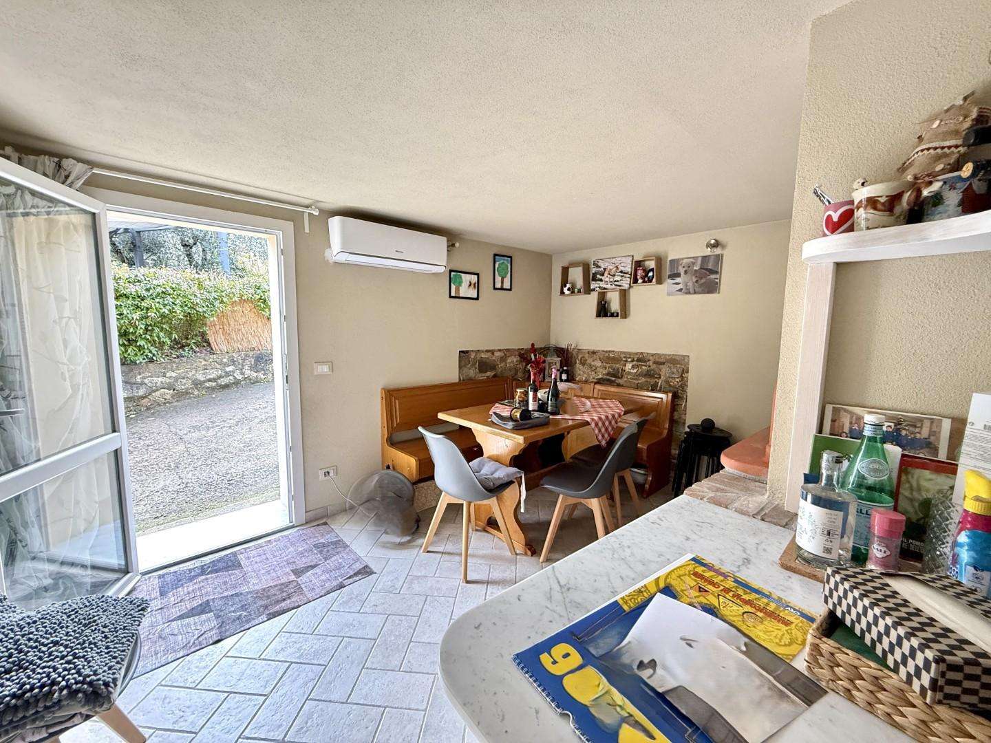 1384363-ksgw70lg8 Semi-Detached House, Garden, View
