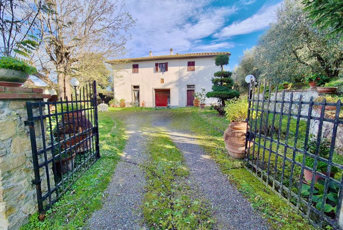 Country House with garden