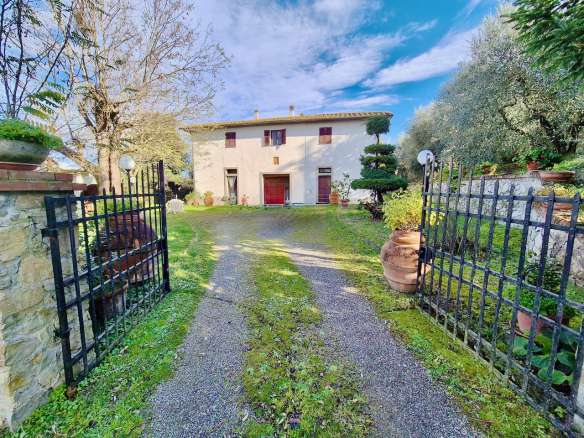 Country House with garden