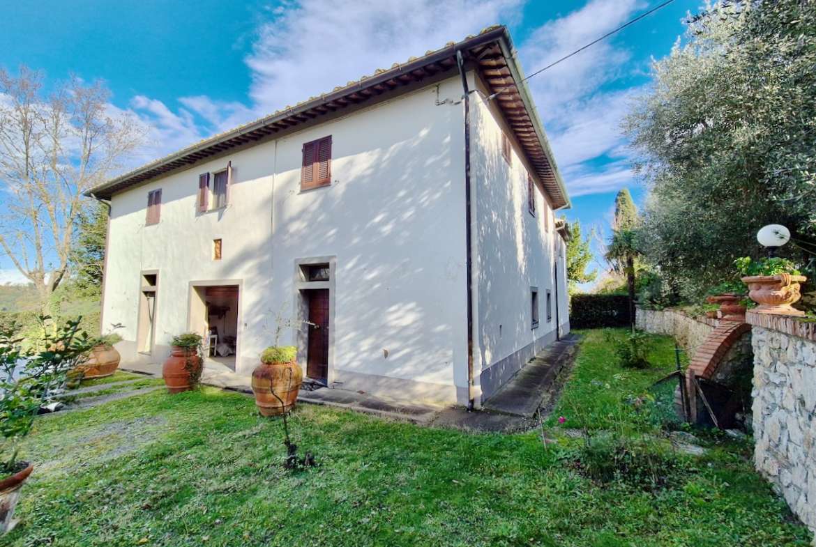 Country House with garden