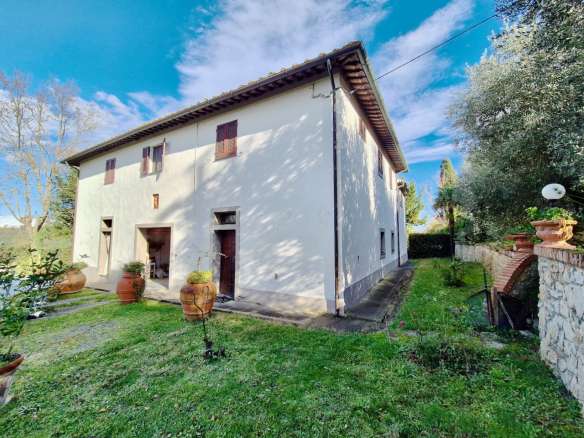 Country House with garden