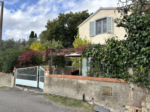 Finely restored cottage with swimming pool