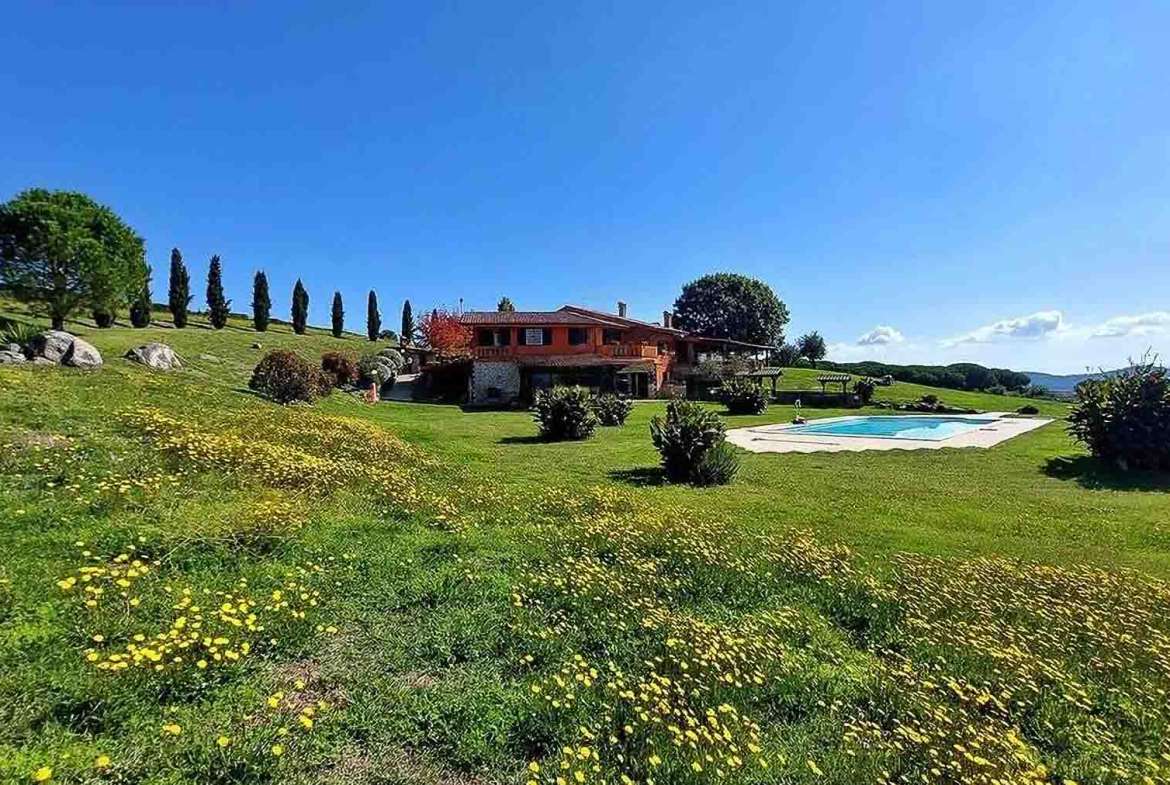 Exquisite Villa in Trevignano Romano, Lazio