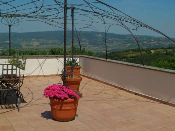 Detached House in Seggiano, Tuscany