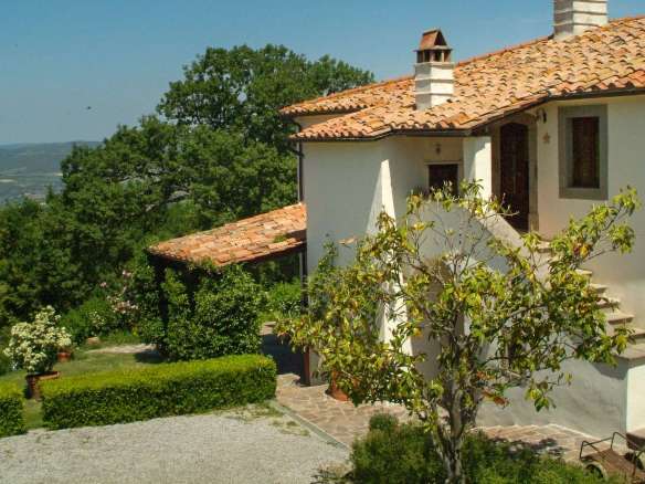 Detached House in Seggiano, Tuscany