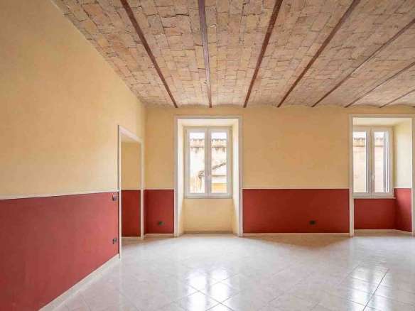 Charming Row House in Rome, Lazio