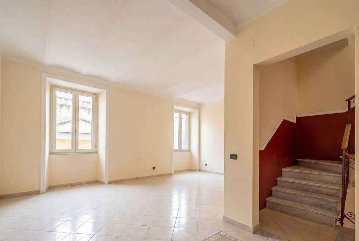 Charming Row House in Rome, Lazio