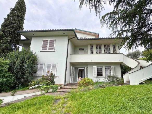 Elegant Villa in Prato, Tuscany