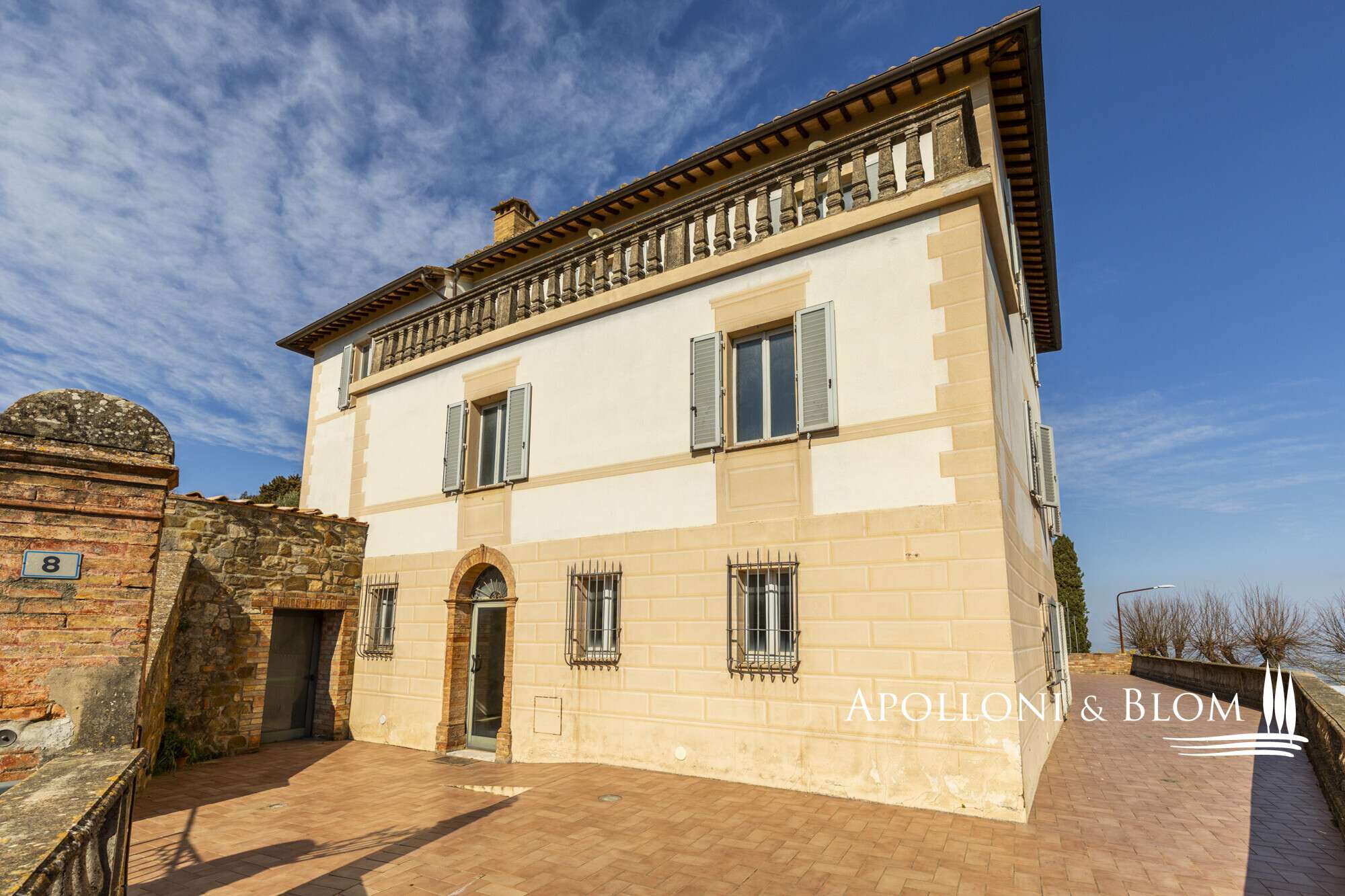 217853 Townhouse in Montalcino, Siena, Italy