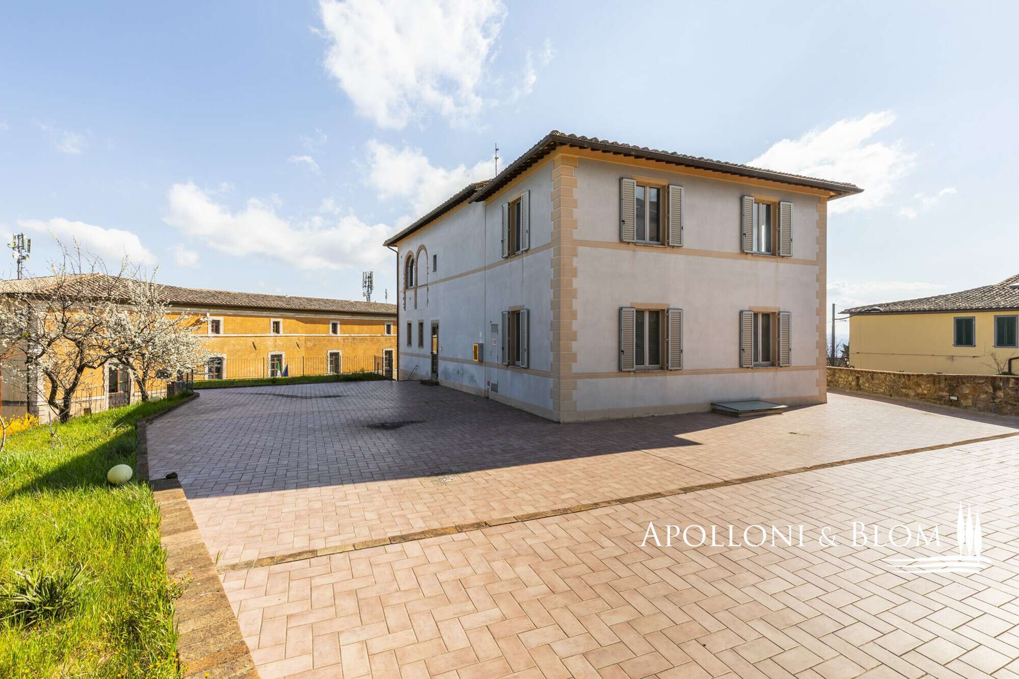 217861 Townhouse in Montalcino, Siena, Italy