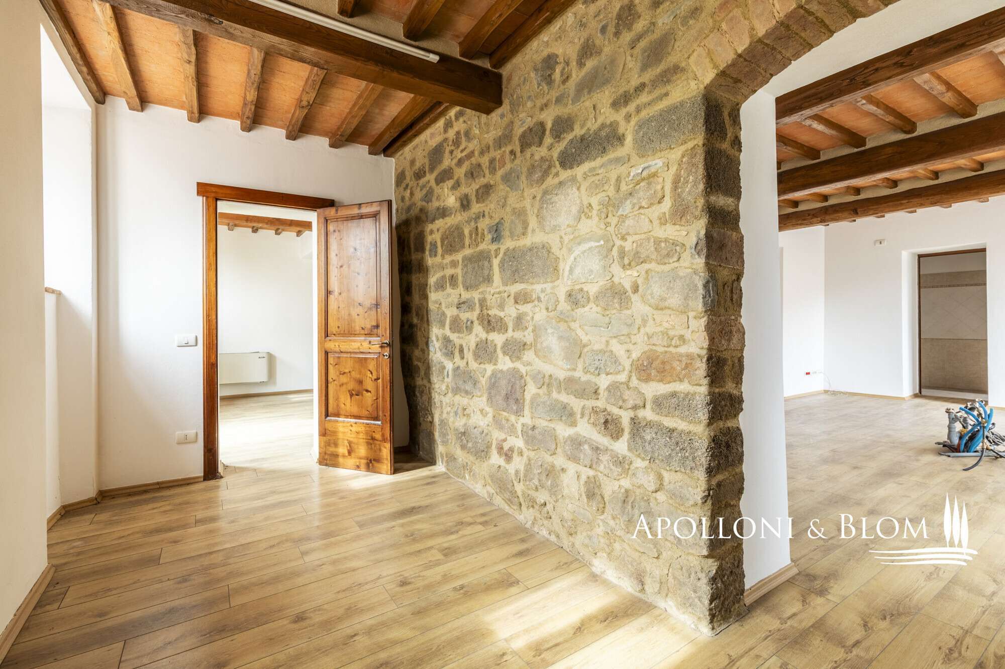 217875 Townhouse in Montalcino, Siena, Italy