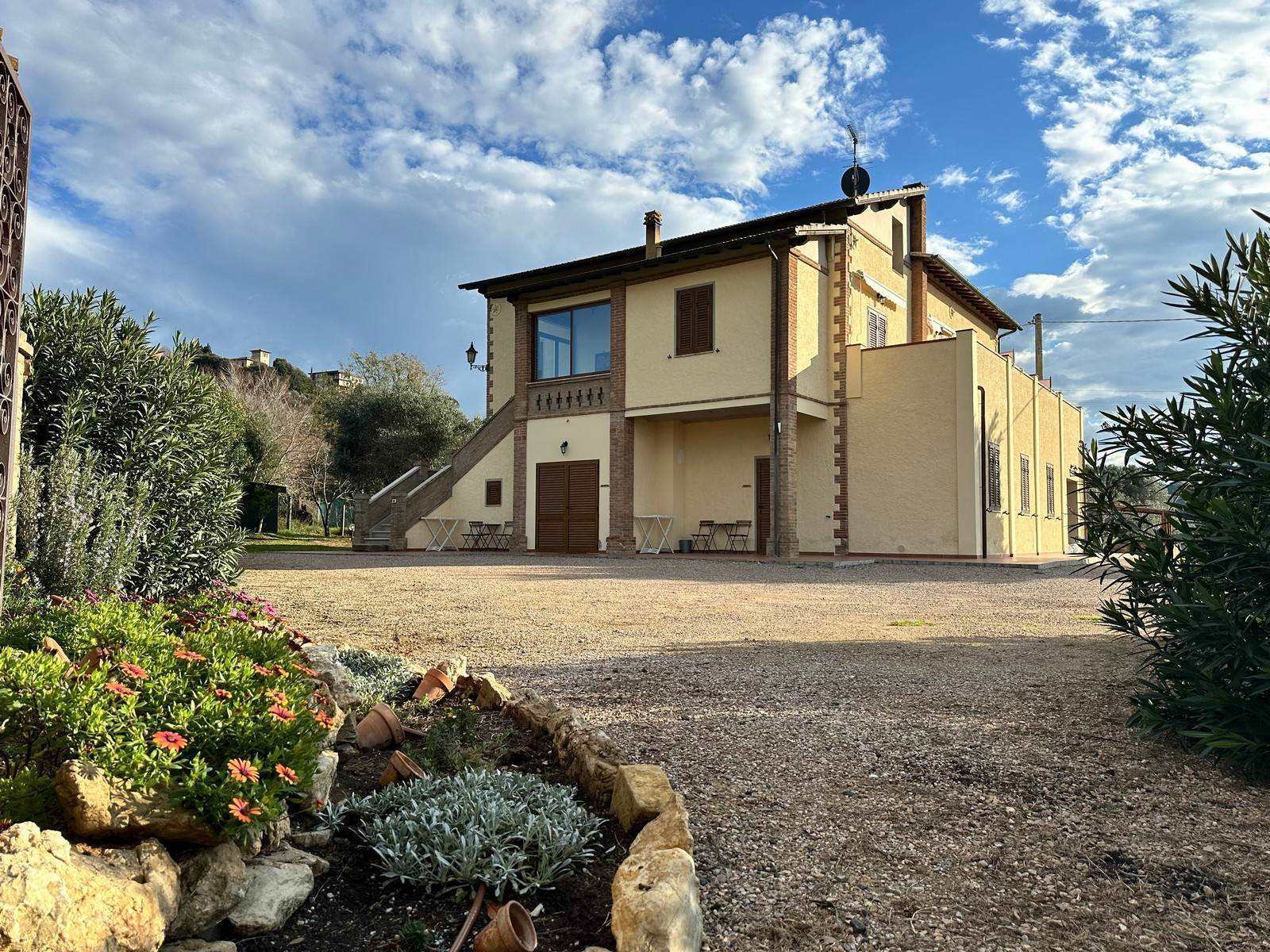 3b65260d29ffb91463dde25b6d3e8268 Farmhouse with 10 bedrooms in Follonica, Grosseto, Tuscany, Italy