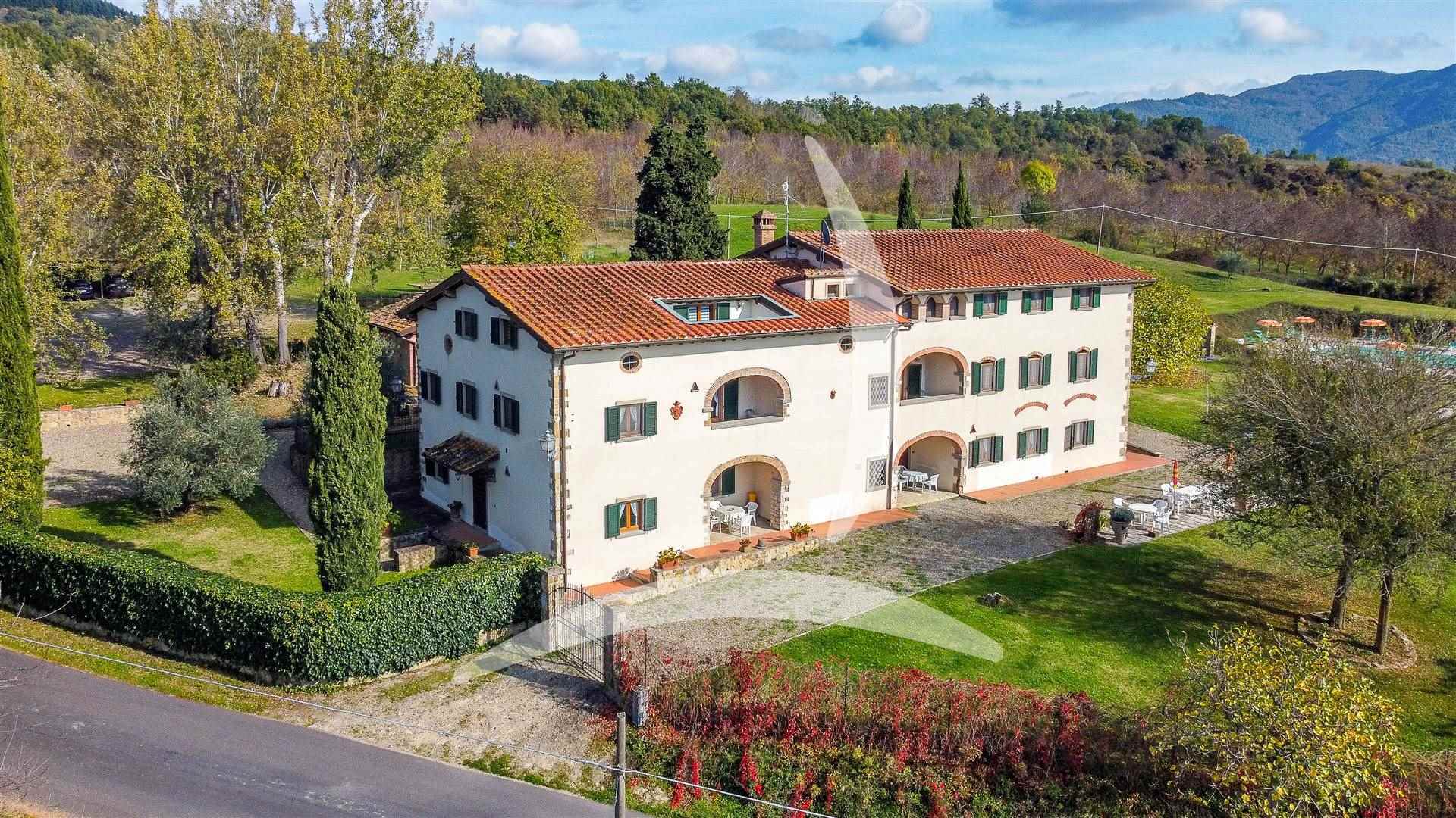 4a8b4af77b7a276bcff6db44036bbba7 Farmhouse with 10 bedrooms in Poppi, Arezzo, Tuscany, Italy
