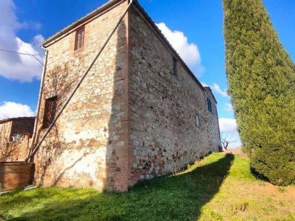 Farmhouse with 2 bedrooms in Asciano, Siena, Tuscany, Italy