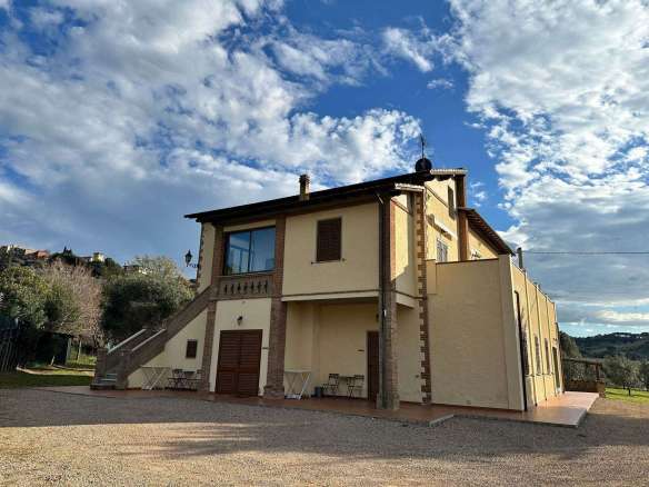 Farmhouse with 10 bedrooms in Follonica, Grosseto, Tuscany, Italy