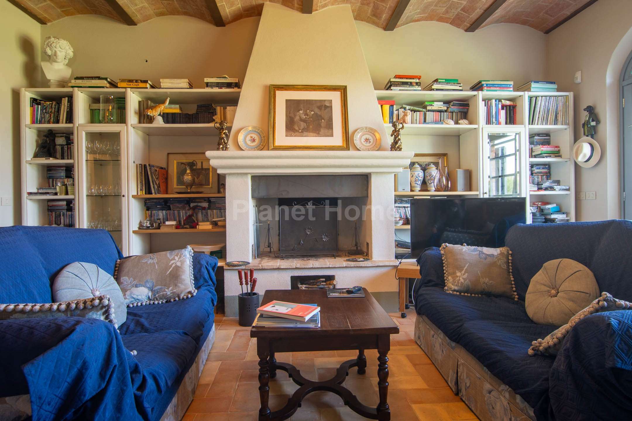 PNZ3025-MAX_8955-HDR Charming contemporary farmhouse in the countryside of Pienza, with a view of Monte Amiata – Val d’Orcia, Tuscany
