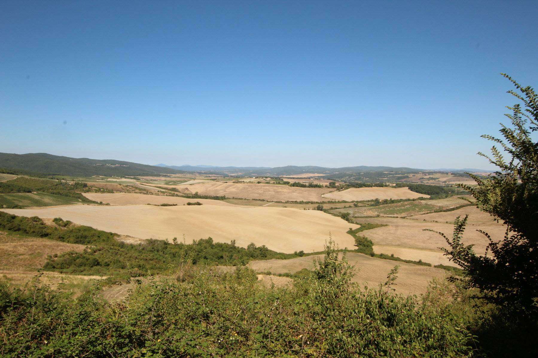 b0904234aaf055393cbe961eea928ccf Farmhouse with 8 bedrooms in Montalcino, Siena, Tuscany, Italy
