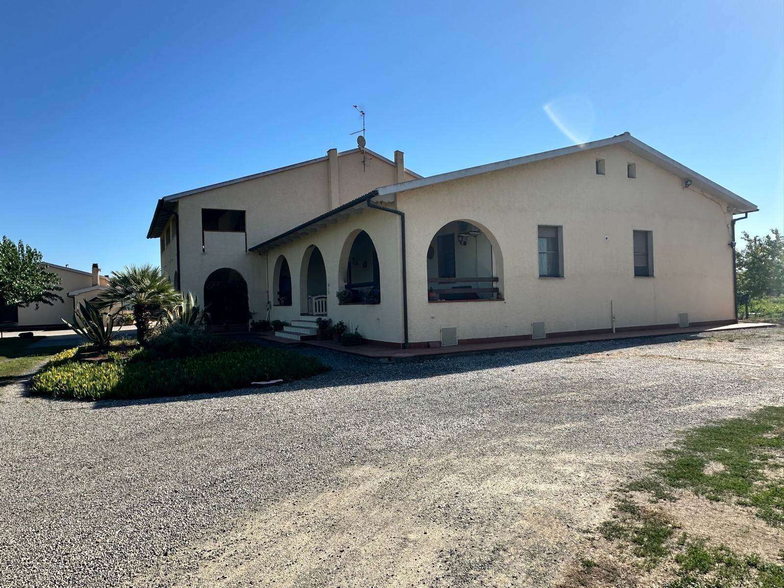 ee577da8da843ad5909e51ccddd35e1c Farmhouse with 12 bedrooms in Grosseto, Grosseto, Tuscany, Italy
