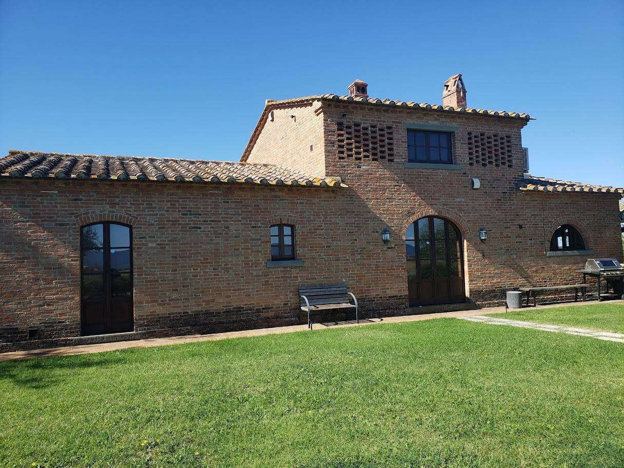 f22683ab1d03f9281111a819f4474111 Farmhouse with 4 bedrooms in Cortona, Arezzo, Tuscany, Italy